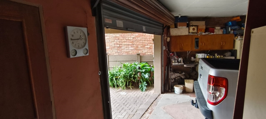5 Bedroom Property for Sale in Pellissier Free State